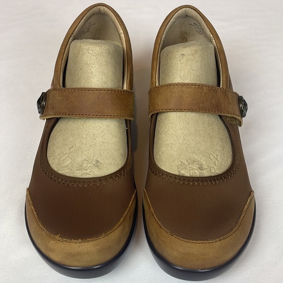NWOT Alegria Maya Walnut Mary Jane Inspired Wedge Women’s Size 37 = 7 - 7.5 - Picture 2 of 16